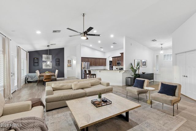 203 E SADDLE BUTTE Street, Apache Junction, AZ 85119