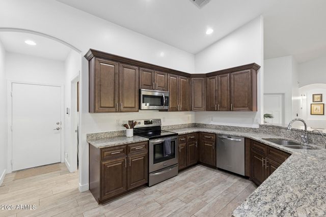 203 E SADDLE BUTTE Street, Apache Junction, AZ 85119