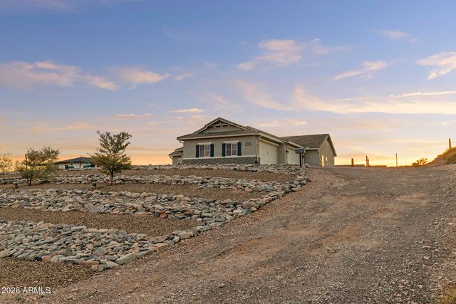 203 E SADDLE BUTTE Street, Apache Junction, AZ 85119