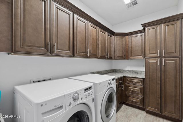 203 E SADDLE BUTTE Street, Apache Junction, AZ 85119