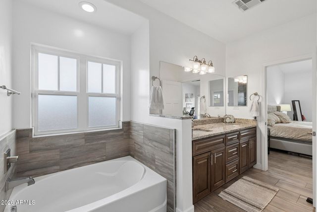 203 E SADDLE BUTTE Street, Apache Junction, AZ 85119