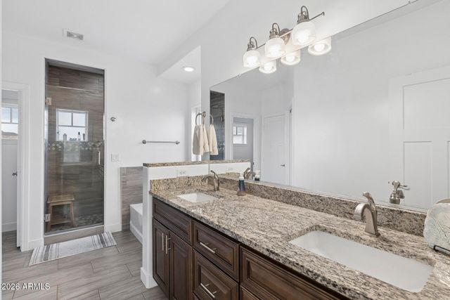 203 E SADDLE BUTTE Street, Apache Junction, AZ 85119