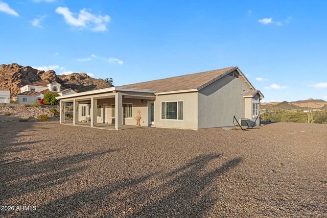 203 E SADDLE BUTTE Street, Apache Junction, AZ 85119