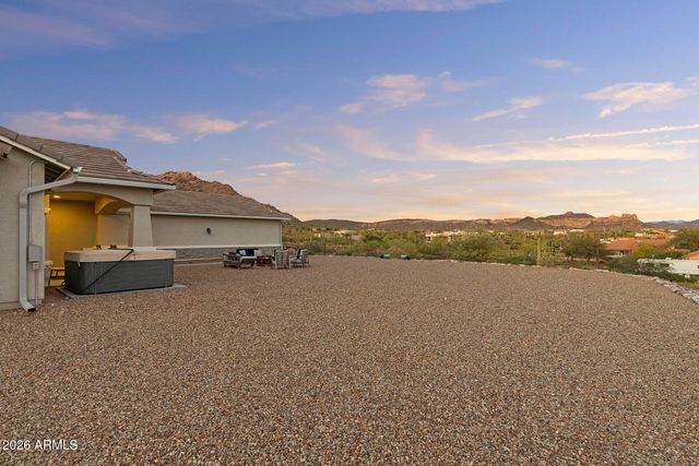 203 E SADDLE BUTTE Street, Apache Junction, AZ 85119