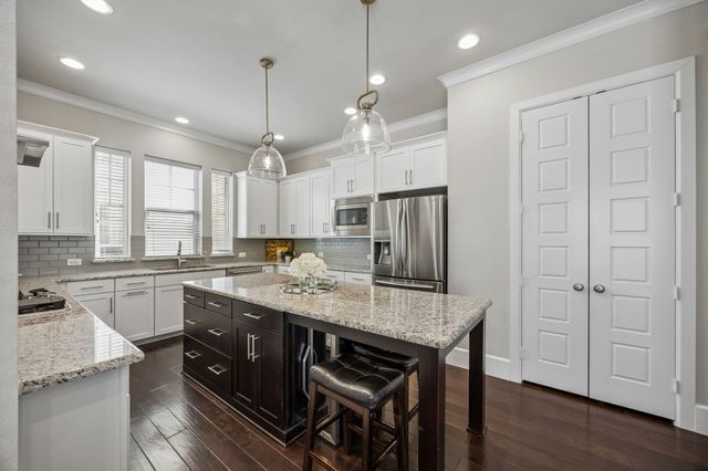 5186 Garrett Stream Court R, Dallas, TX 75206