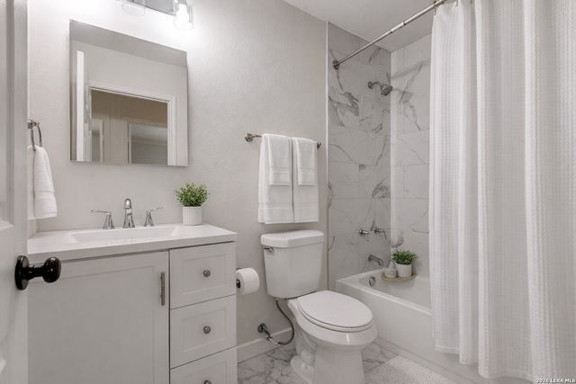 140 Eagle Vail, San Antonio, TX 78258