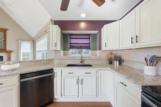 10251 S 89th Cir E, Mulvane, KS 67110