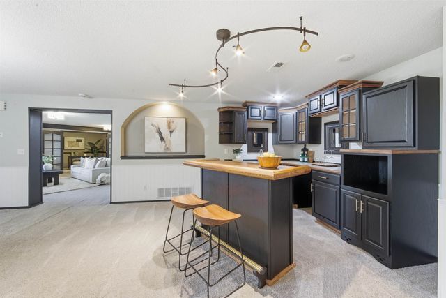 10251 S 89th Cir E, Mulvane, KS 67110