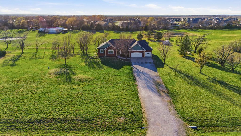 10251 S 89th Cir E, Mulvane, KS 67110