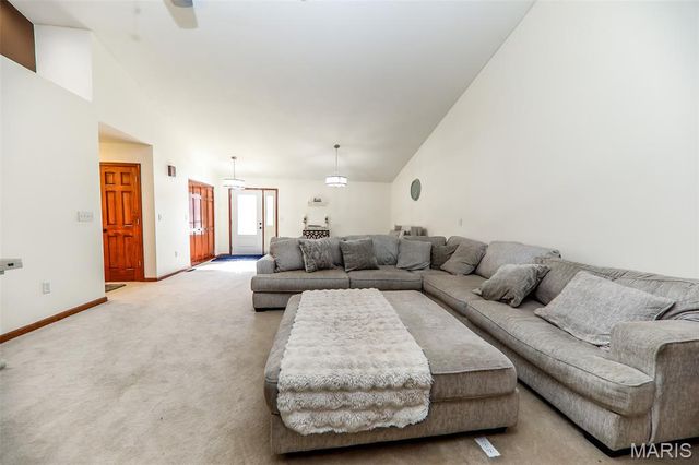 117 Northwoods Drive, Troy, IL 62294
