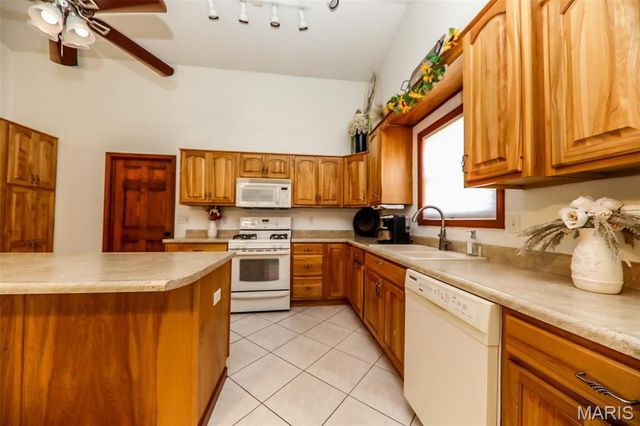 117 Northwoods Drive, Troy, IL 62294