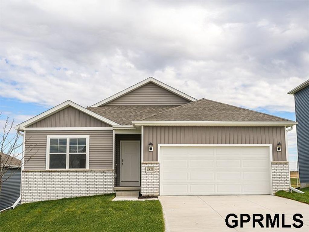 12708 S 205th Avenue, Gretna, NE 68028