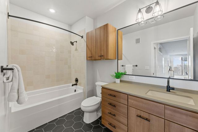 4510 Terry-O LN 302, Austin, TX 78745