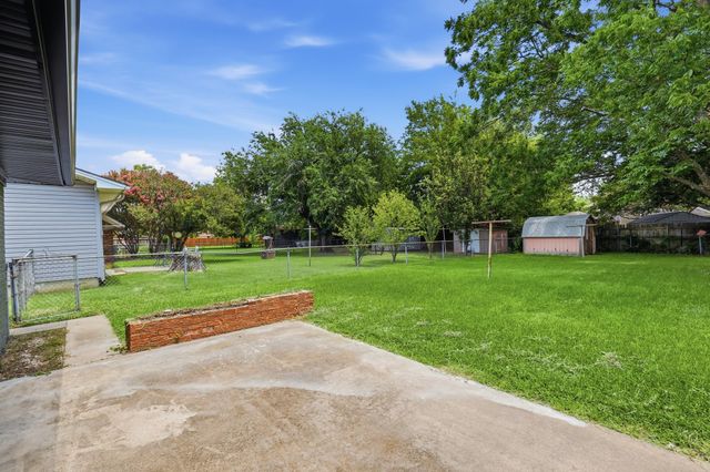 804 Mulkey Lane, Denton, TX 76209