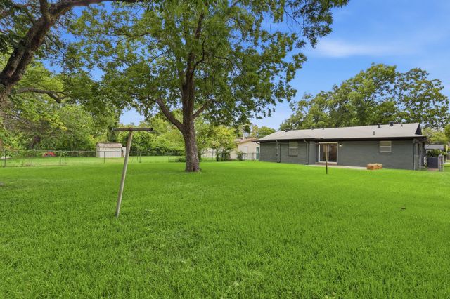 804 Mulkey Lane, Denton, TX 76209