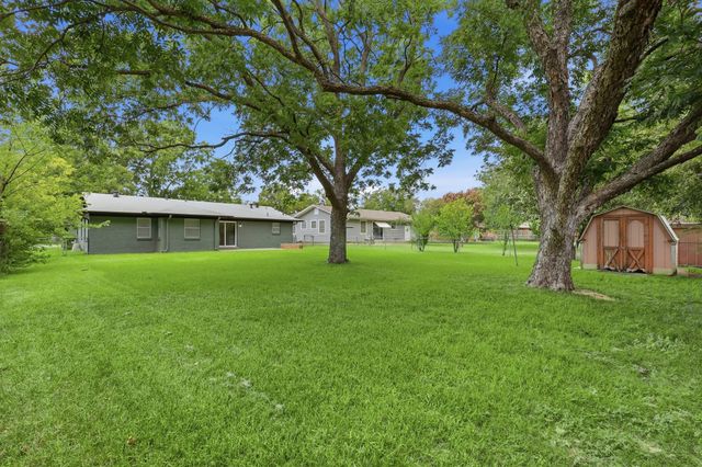 804 Mulkey Lane, Denton, TX 76209