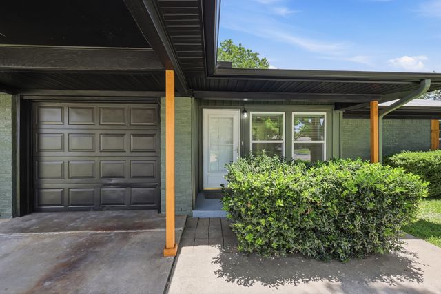 804 Mulkey Lane, Denton, TX 76209