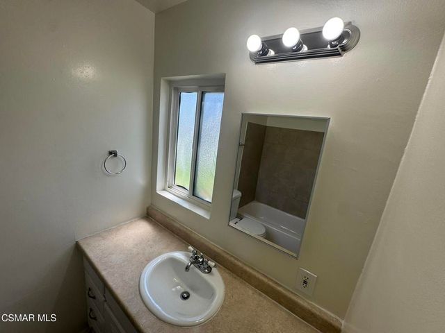 13507 Victory Boulevard 5, Van Nuys, CA 91401