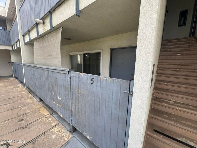 13507 Victory Boulevard 5, Van Nuys, CA 91401
