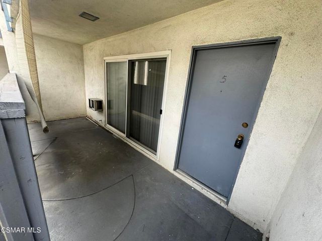 13507 Victory Boulevard 5, Van Nuys, CA 91401