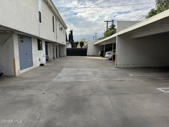 13507 Victory Boulevard 5, Van Nuys, CA 91401