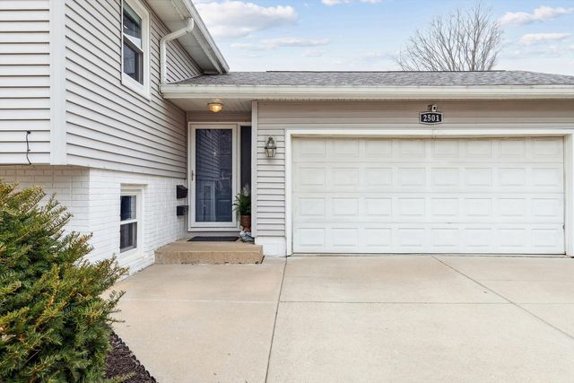 2501 2nd Street, Moline, IL 61265