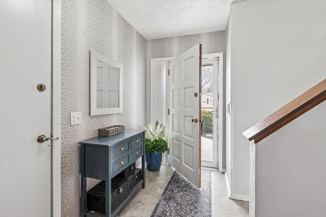 2501 2nd Street, Moline, IL 61265