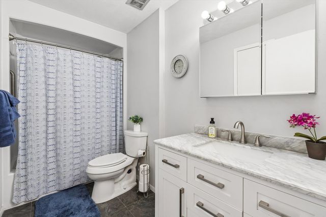 2501 2nd Street, Moline, IL 61265