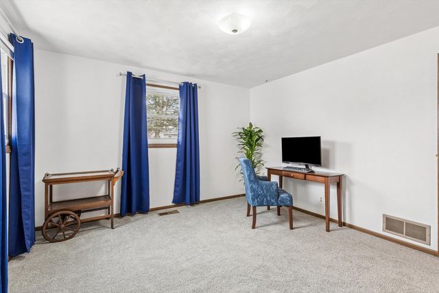 2501 2nd Street, Moline, IL 61265