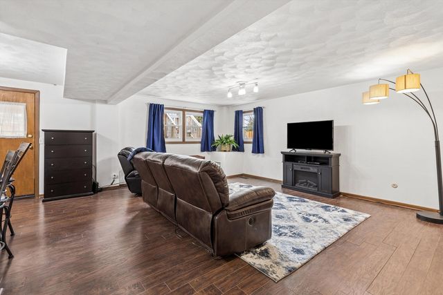 2501 2nd Street, Moline, IL 61265