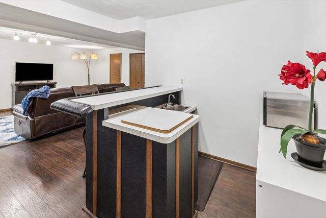 2501 2nd Street, Moline, IL 61265