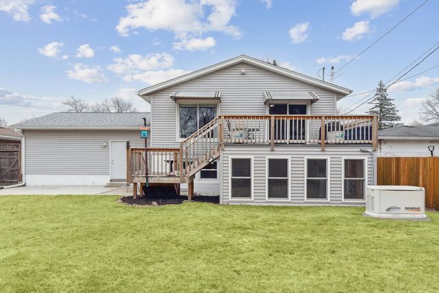 2501 2nd Street, Moline, IL 61265