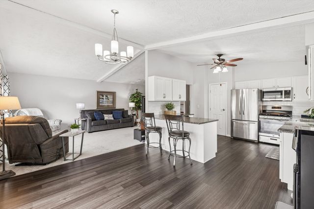 2501 2nd Street, Moline, IL 61265