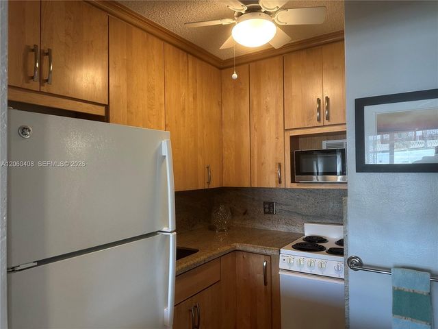 851 Atlantic Shores Boulevard 119, Hallandale Beach, FL 33009