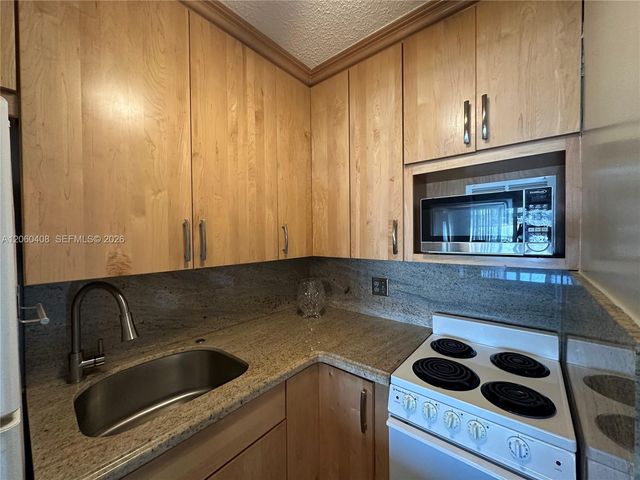 851 Atlantic Shores Boulevard 119, Hallandale Beach, FL 33009