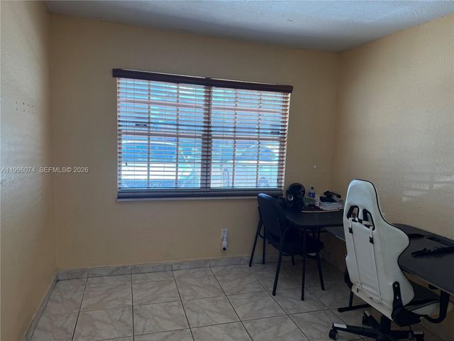 9085 Grand Canal Dr, Miami, FL 33174