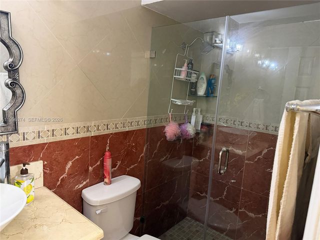 9085 Grand Canal Dr, Miami, FL 33174