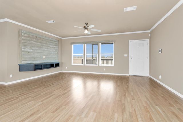 6083 Fm 3060, Midway, TX 75852