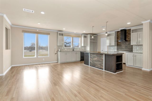 6083 Fm 3060, Midway, TX 75852