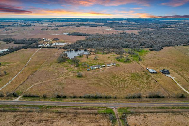 6083 Fm 3060, Midway, TX 75852