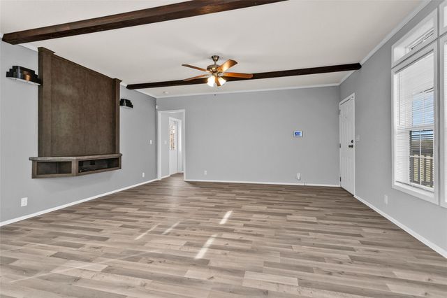 6083 Fm 3060, Midway, TX 75852