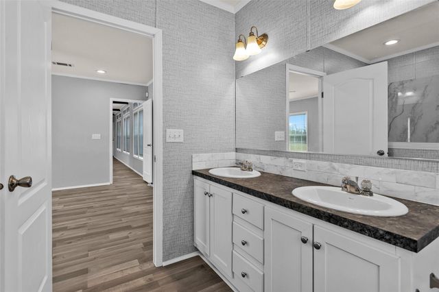 6083 Fm 3060, Midway, TX 75852