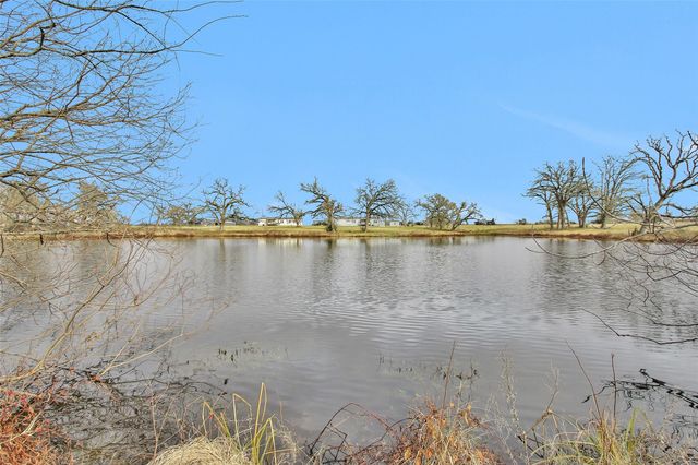 6083 Fm 3060, Midway, TX 75852