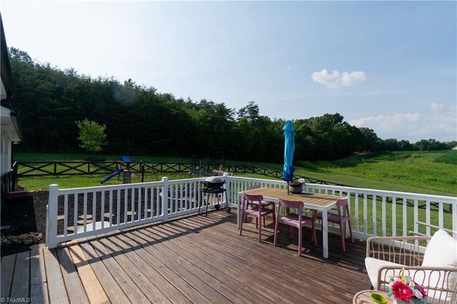 1004 Tilley Farm Road, Pinnacle, NC 27043