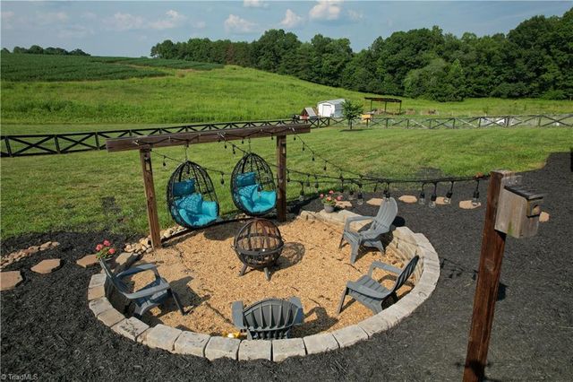 1004 Tilley Farm Road, Pinnacle, NC 27043