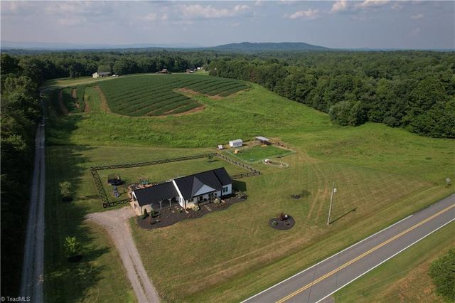 1004 Tilley Farm Road, Pinnacle, NC 27043
