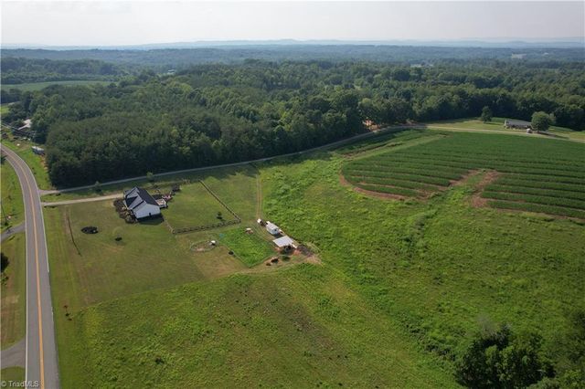 1004 Tilley Farm Road, Pinnacle, NC 27043