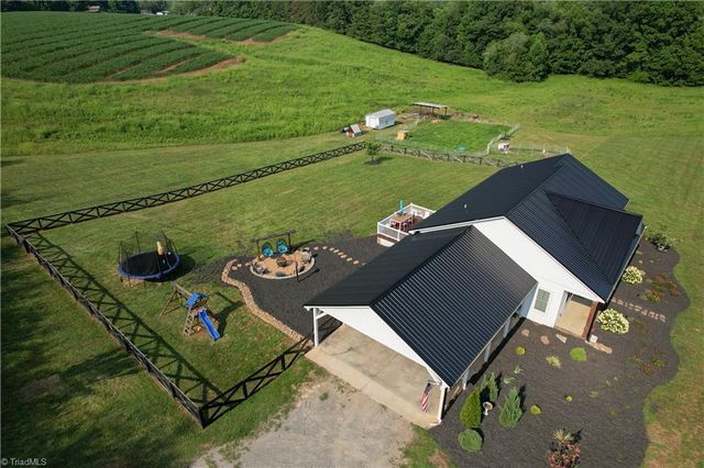 1004 Tilley Farm Road, Pinnacle, NC 27043
