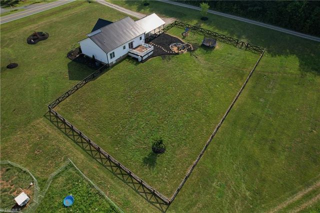 1004 Tilley Farm Road, Pinnacle, NC 27043