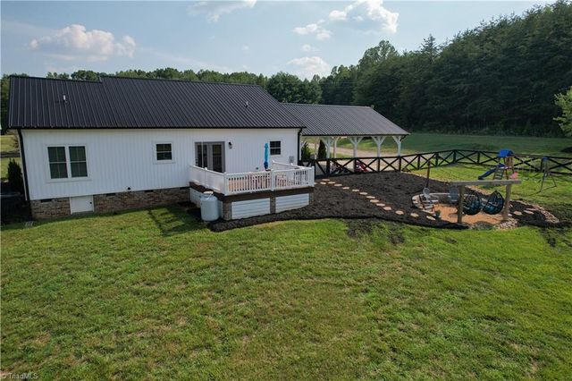 1004 Tilley Farm Road, Pinnacle, NC 27043